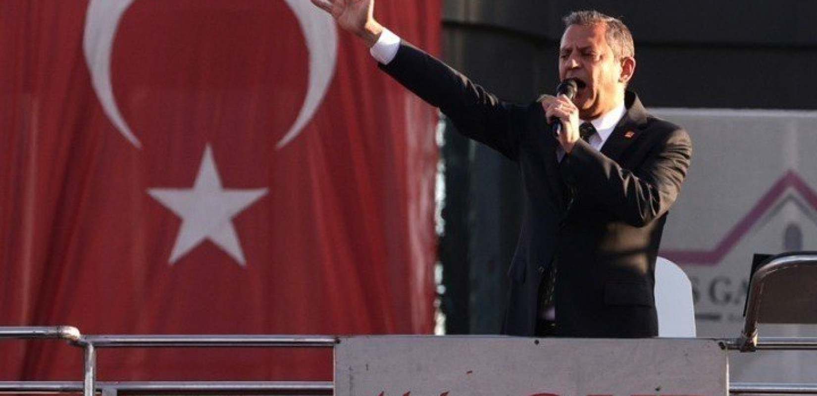 Τουρκία: Πρόωρες εκλογές ζητά η αξιωματική αντιπολίτευση - Πανηγυρική επανεκλογή Οζέλ
