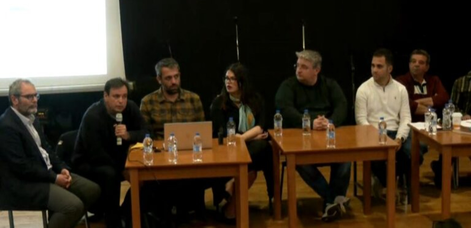 Χαλκιδική: Αντιδρά η τοπική κοινωνία της Ορμύλιας στην κατασκευή αιολικού πάρκου - Κατάμεστη η αίθουσα για την ενημέρωση