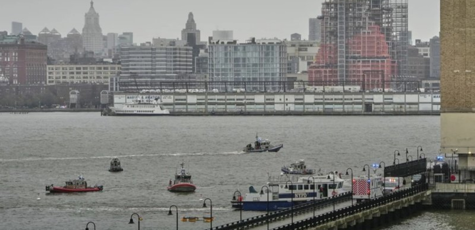 Νέα Υόρκη: Ξεκληρίστηκε η οικογένεια ανώτερου στελέχους της Siemens στην πτώση του ελικοπτέρου στον ποταμό Χάντσον - Η στιγμή της συντριβής (βίντεο)