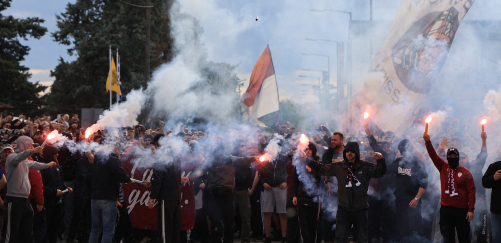Super League 2: Υποδοχή ηρώων στους ποδοσφαιριστές της ΑΕΛ στη Λάρισα