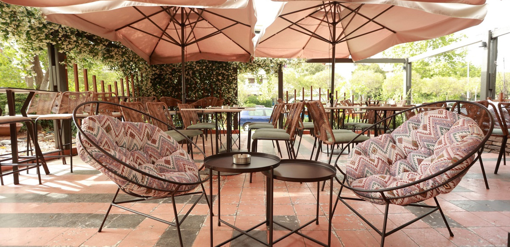 «Garden Bar 53»: Μία cozy αυλή σημείο συνάντησης στην Τούμπα, για μοναδικές στιγμές χαλάρωσης κι απόλαυσης