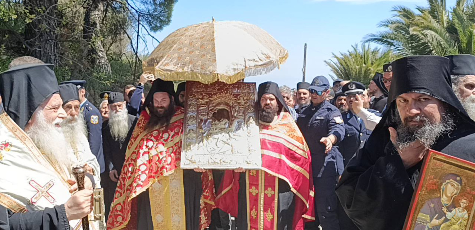 Άγιο Όρος: Λιτάνευση της ιστορικής εικόνας της Παναγίας, του «Άξιον Εστί»