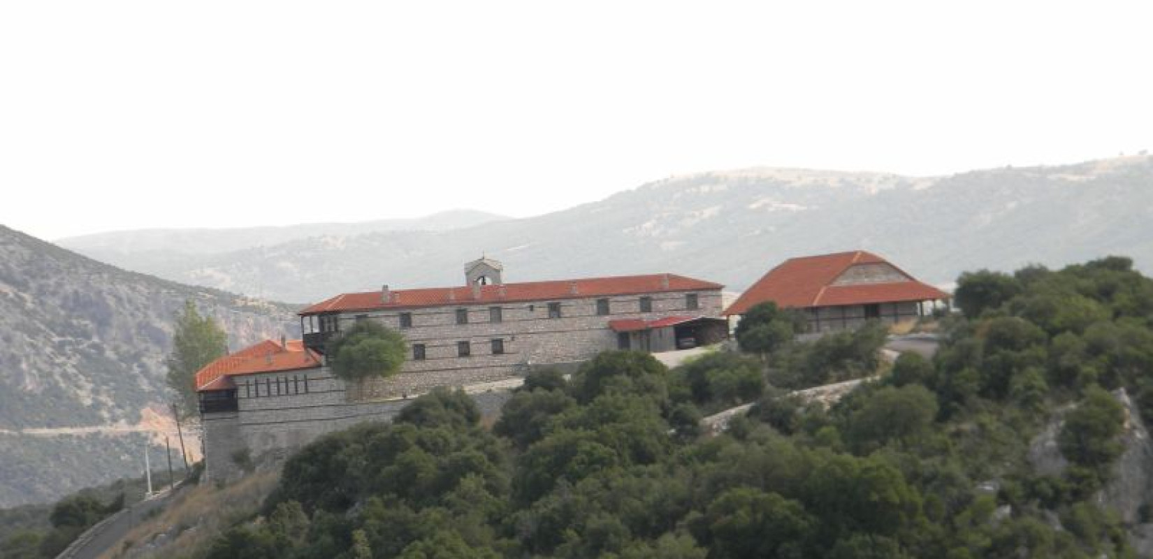 Οι φωτογραφίες προέρχονται από το βιβλίο «Άγιος Νικάνωρ, ο θαυματουργός ασκητής του Καλλιστράτου όρους» που εξέδωσε η Ιερά Μονή Ζάβορδας