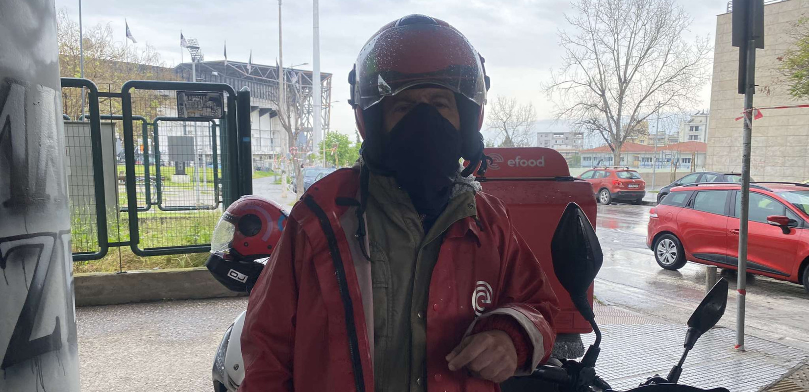 Θεσσαλονίκη: «Θα προσέχω πλέον μην βγει κανένας από κάποια γωνία» - Σε σοκ ο διανομέας που  δέχθηκε επίθεση