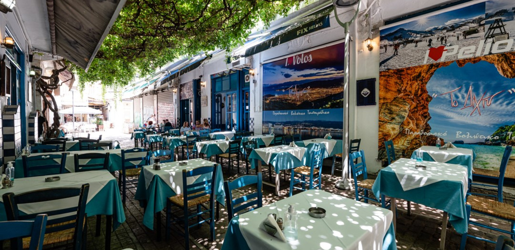 Το Δίχτυ: Ένα βολιώτικο στέκι στην Πλατεία Άθωνος, σημείο αναφοράς εδώ και 27 χρόνια