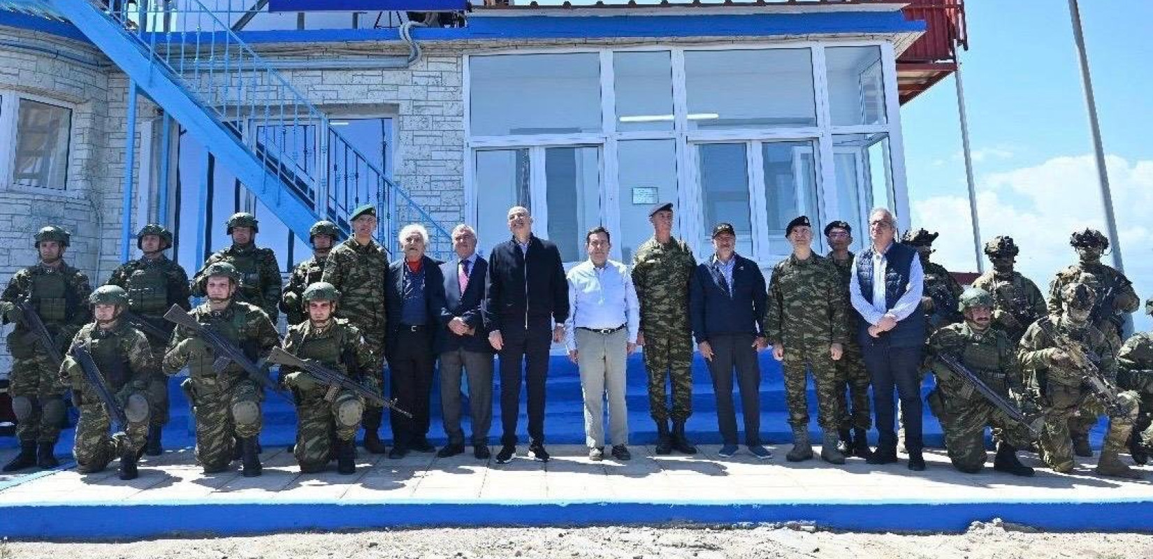 Στο επιτηρητικό φυλάκιο της Παναγιάς Οινουσσών ο Δένδιας - «Βαθιά ευγνωμοσύνη στις γυναίκες και τους άντρες των Ενόπλων Δυνάμεων»