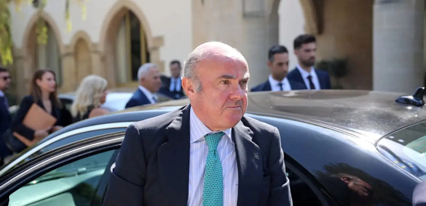 Ο Λ. Ντε Γκίντος της ΕΚΤ προειδοποιεί για τις «άτακτες» αγορές εν μέσω του εμπορικού πολέμου