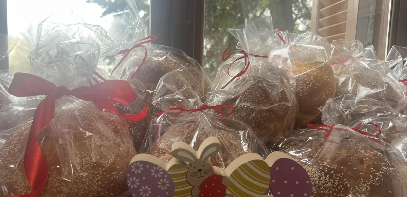 Ο Δήμος Πολυγύρου προσφέρει 200 Πασχαλινά Τσουρέκια σε Ευάλωτες Ομάδες