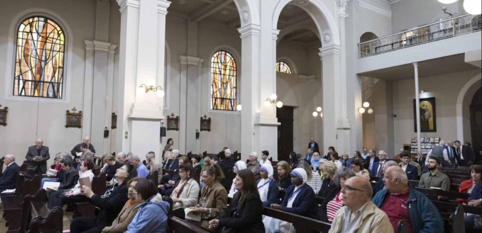 Θεσσαλονίκη: Πλήθος πιστών αποχαιρέτησε τον Πάπα Φραγκίσκο στην Καθολική Εκκλησία της πόλης