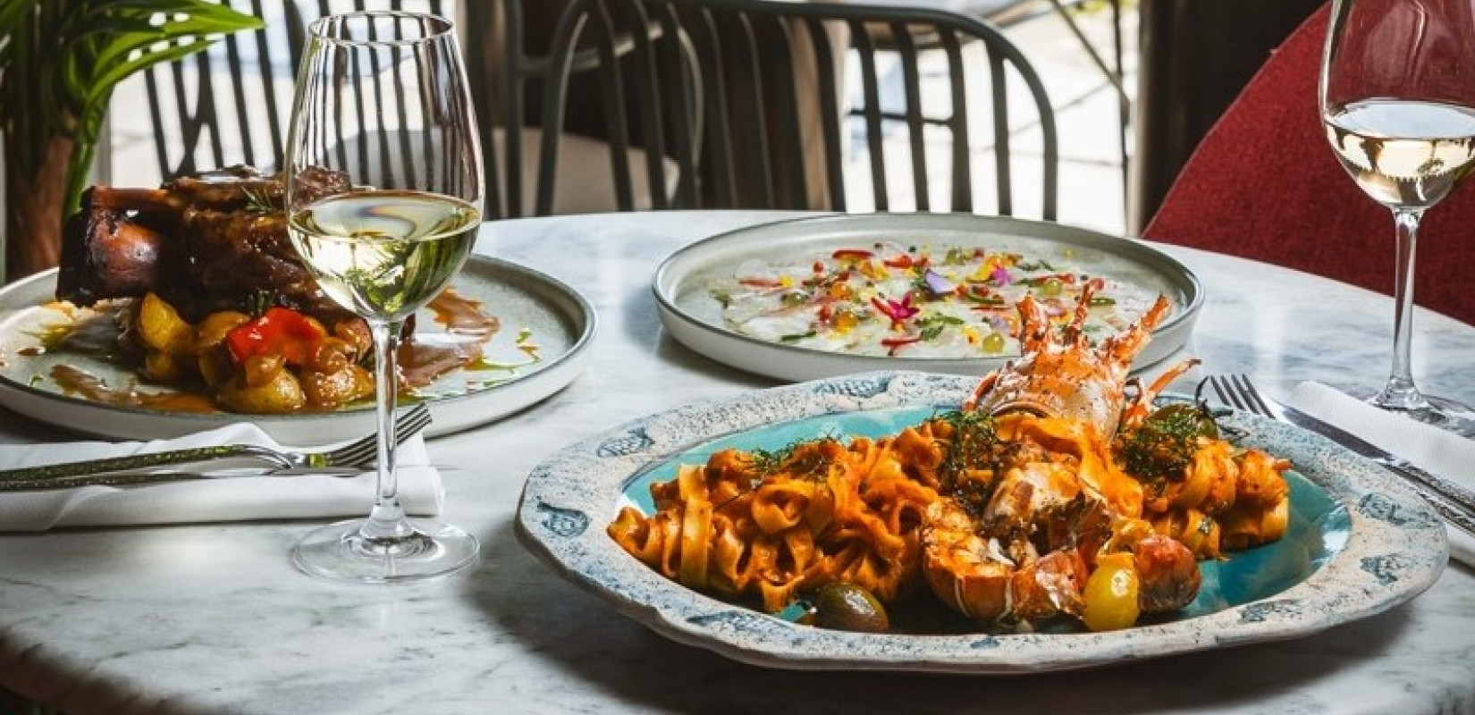 Mazu Bar Restaurant: Elegant ατμόσφαιρα, υπέροχη θέα κι ένα γευστικό ταξίδι στις ακτές της Μεσογείου