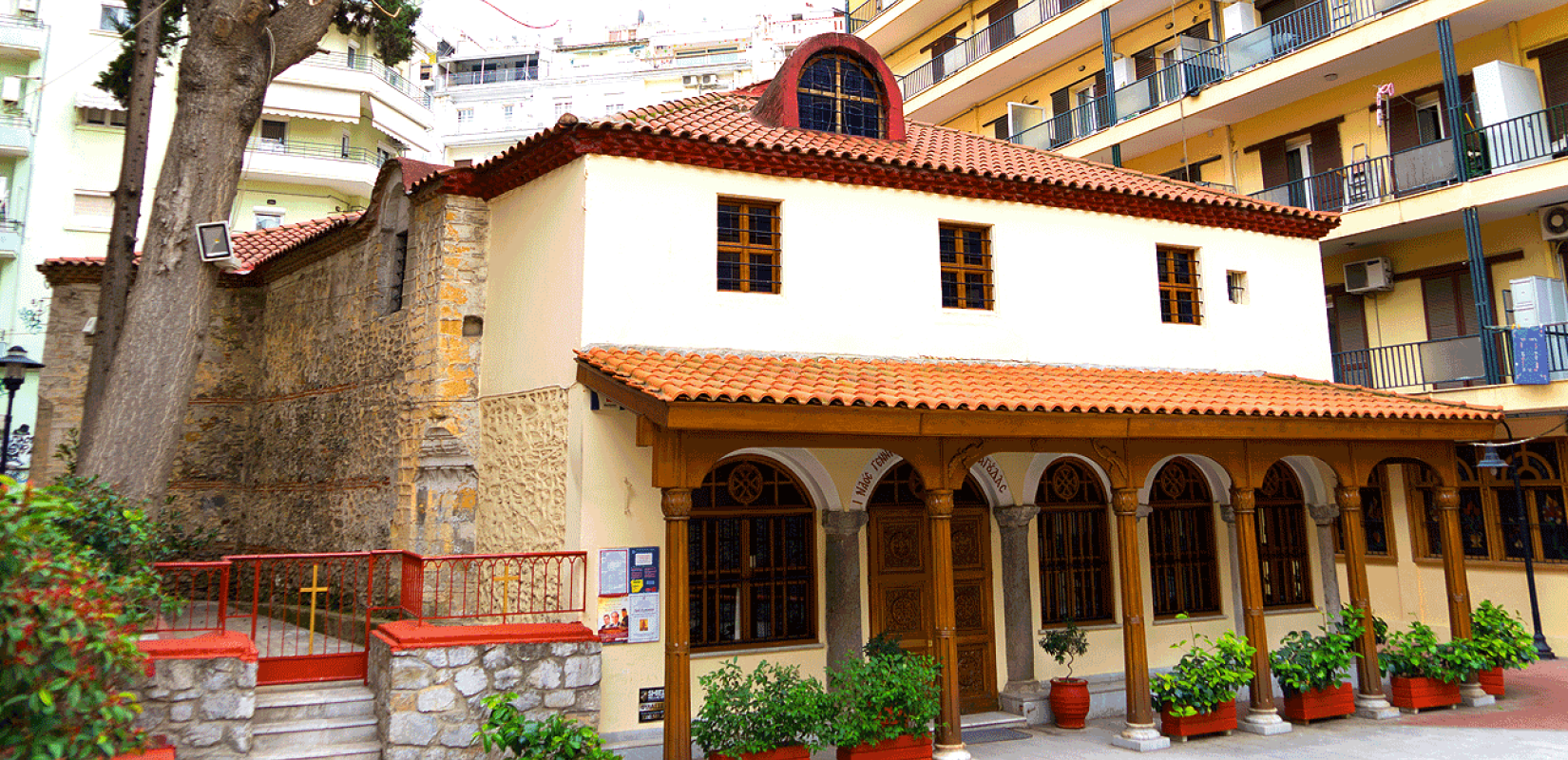 Θεσσαλονίκη: Διαρρήκτες βεβήλωσαν εικόνα της Παναγίας και αφαίρεσαν τάματα σε βυζαντινό ναό (βίντεο)