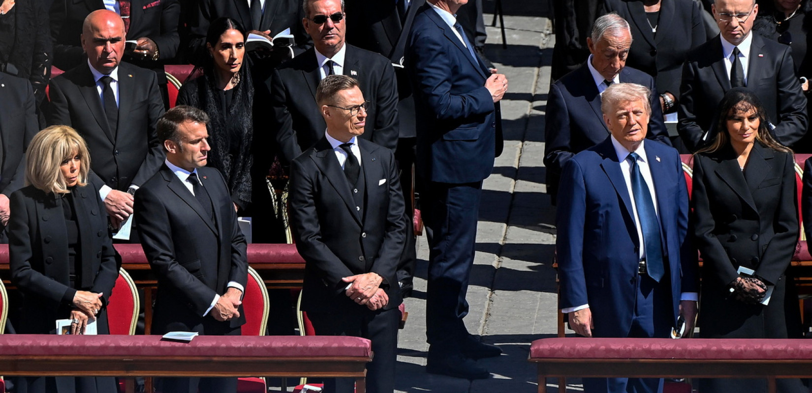 ΗΠΑ: Ο Τραμπ αστειεύτηκε ότι θα ήθελε να γίνει ο επόμενος πάπας