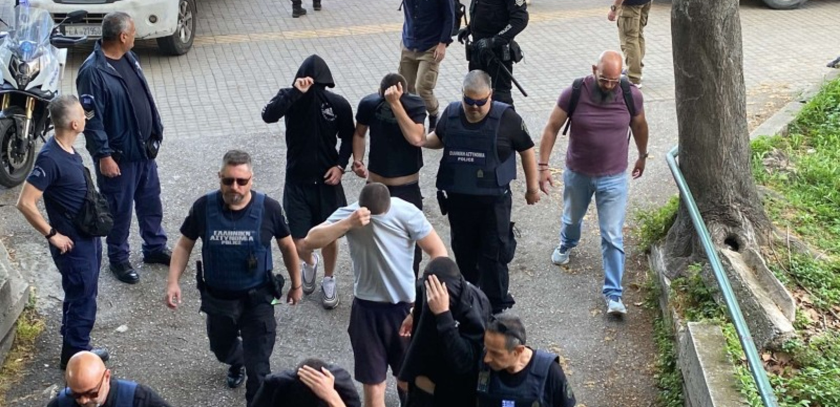 Εθνικιστική Νεολαία Θεσσαλονίκης: Ολοκληρώθηκαν οι απολογίες των 13 ανηλίκων - Συμπληρωματικές διώξεις για συνέργεια