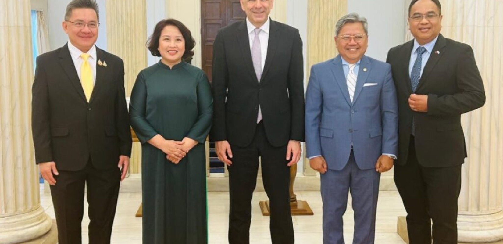 Συνάντηση Γεραπετρίτη με πρέσβεις Βιετνάμ, Ινδονησίας, Ταϊλάνδης και Φιλιππινών Συνάντηση Γεραπετρίτη με πρέσβεις Βιετνάμ, Ινδονησίας, Ταϊλάνδης και Φιλιππινών