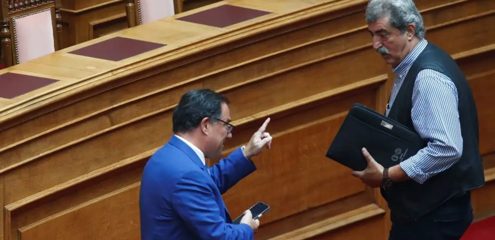 Νέο επεισόδιο Πολάκη - Άδωνι στη Βουλή με... γαλλικά: «Είσαι το ρεζίλι της Κρήτης», «άσε τις παπ@@ες»