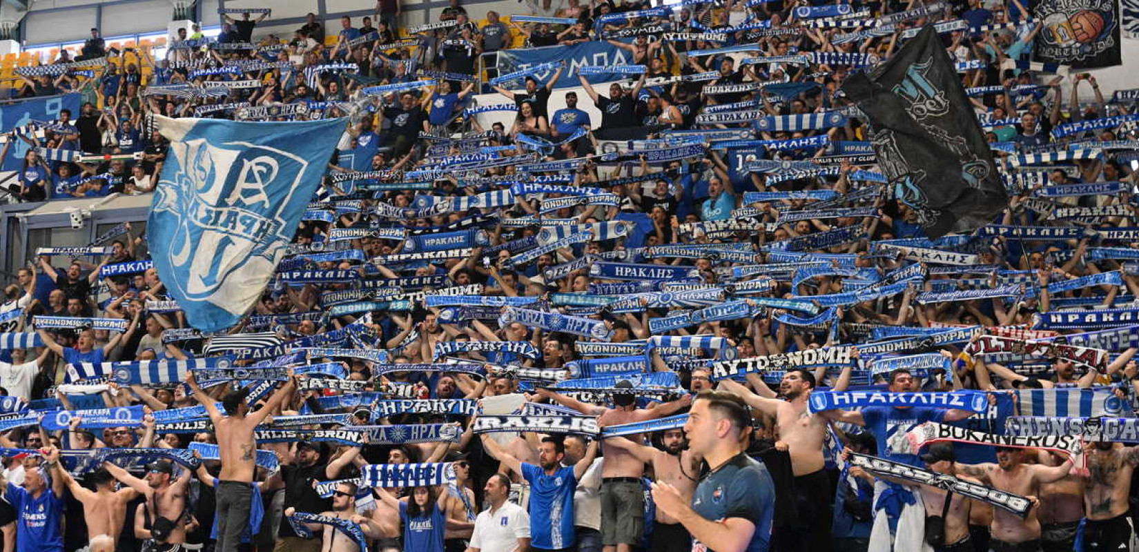 Μπάσκετ: Απίθανη ατμόσφαιρα από τους φίλους του Ηρακλή στο κλειστό της Καρδίτσας (βίντεο)