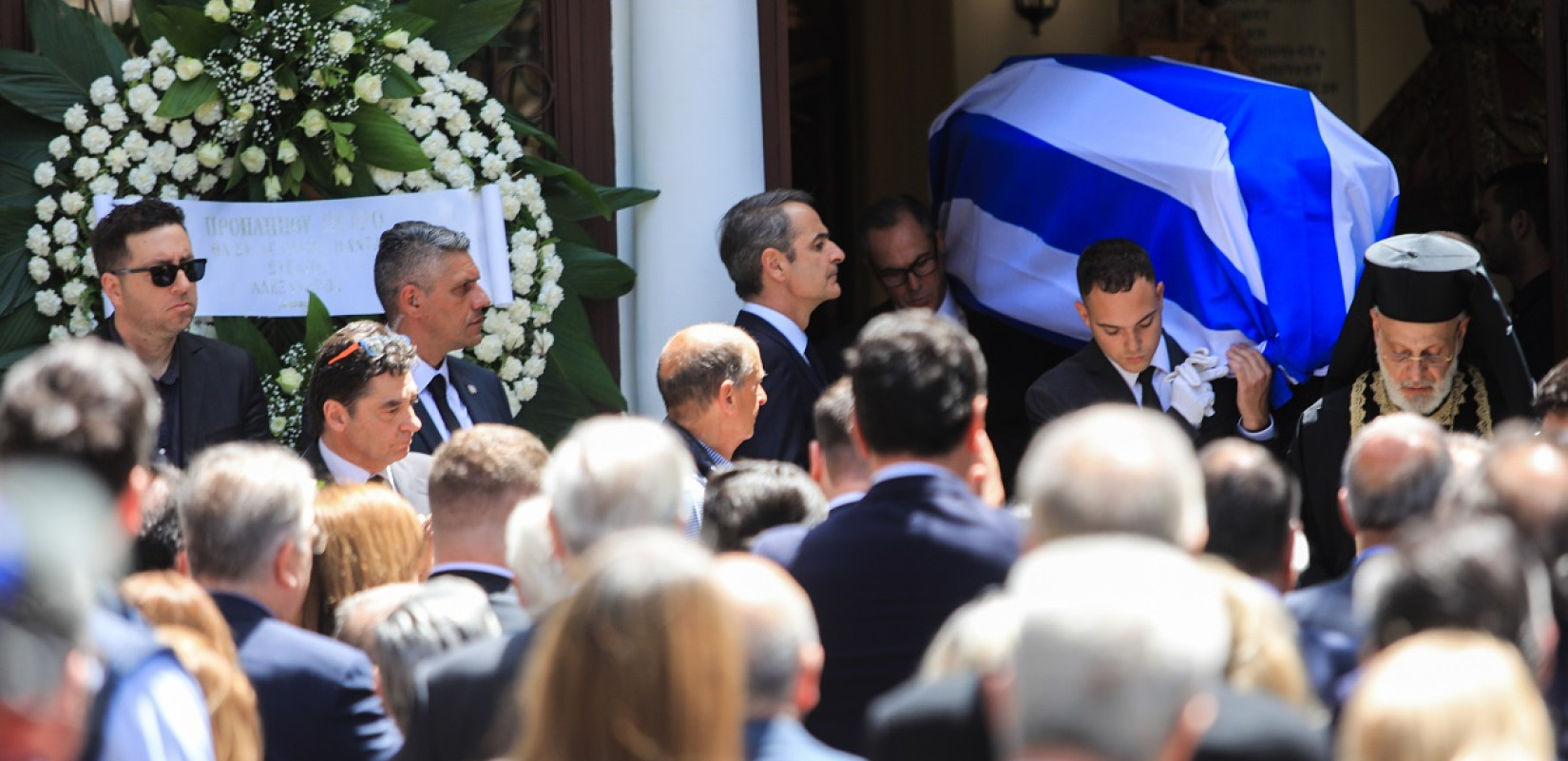 Πέτρος Μολυβιάτης: Σε κλίμα συγκίνησης το ύστατο χαίρε, παρουσία Μητσοτάκη και πρώην πρωθυπουργών