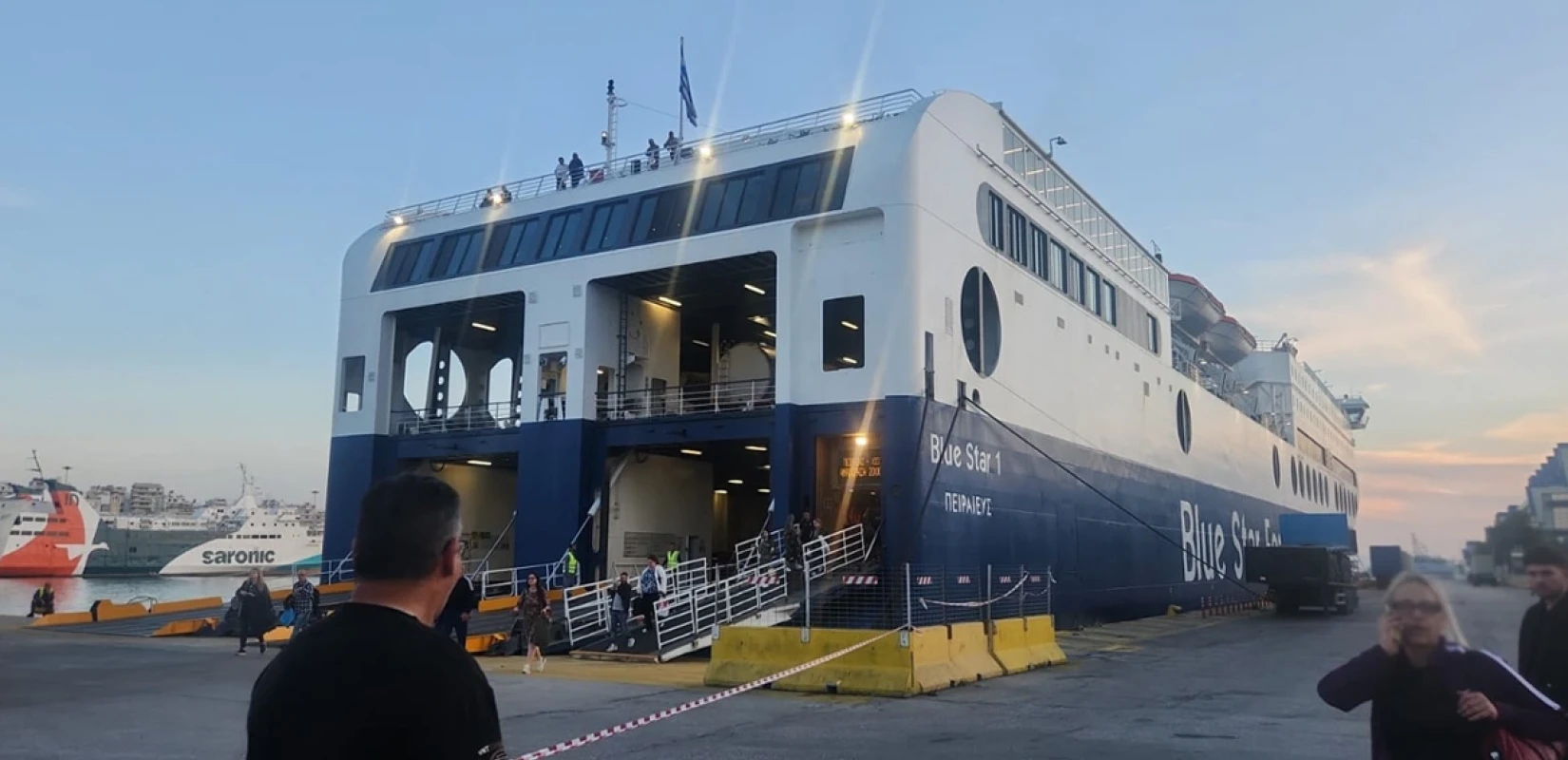 Τηλεφώνημα για βόμβα στο πλοίο Blue Star 1 - Δόθηκε εντολή εκκένωσης