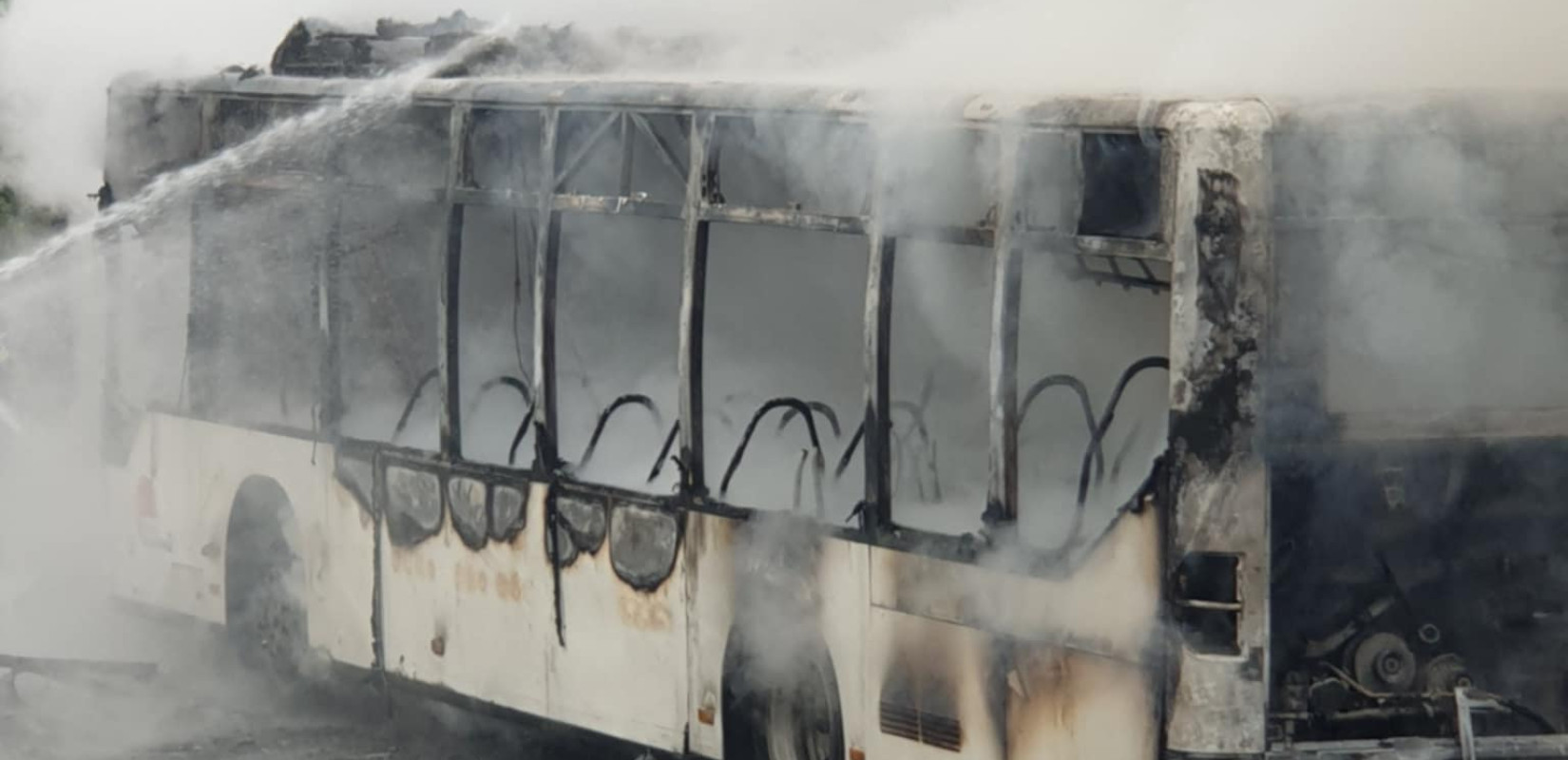 Στις φλόγες τυλίχθηκε αστικό λεωφορείο στο Πανόραμα - Επί ποδός η Πυροσβεστική