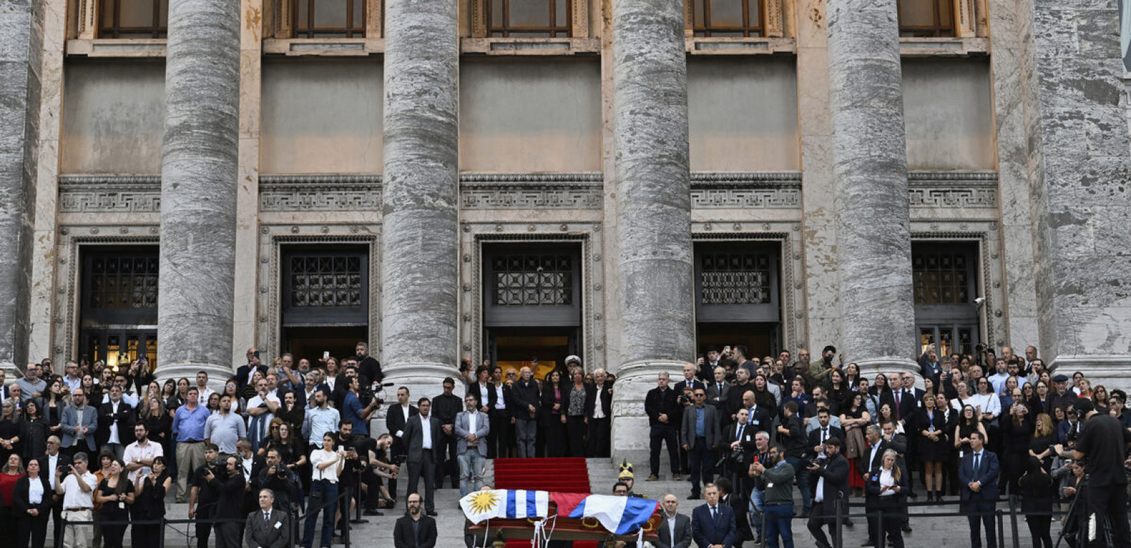 Ουρουγουάη: Οι Ουρουγουανοί είπαν ένα τελευταίο αντίο στον πρώην πρόεδρό τους «Πέπε» Μουχίκα