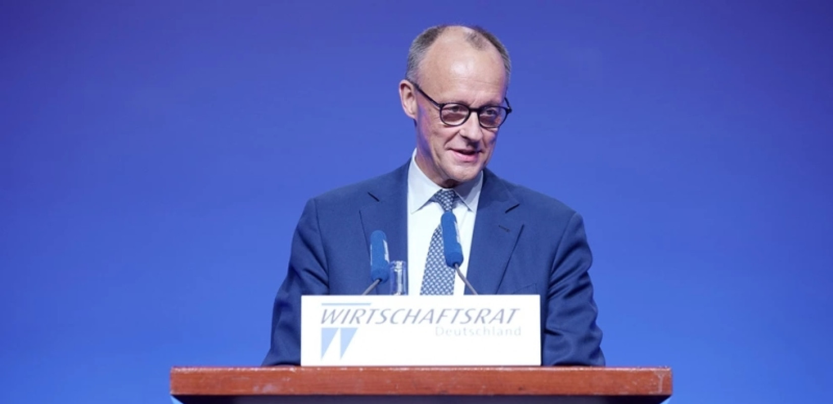 Φ. Μερτς: Η Ρωσία πρέπει να προσέλθει στις διαπραγματεύσεις για το ειρηνευτικό σχέδιο στην Ουκρανία