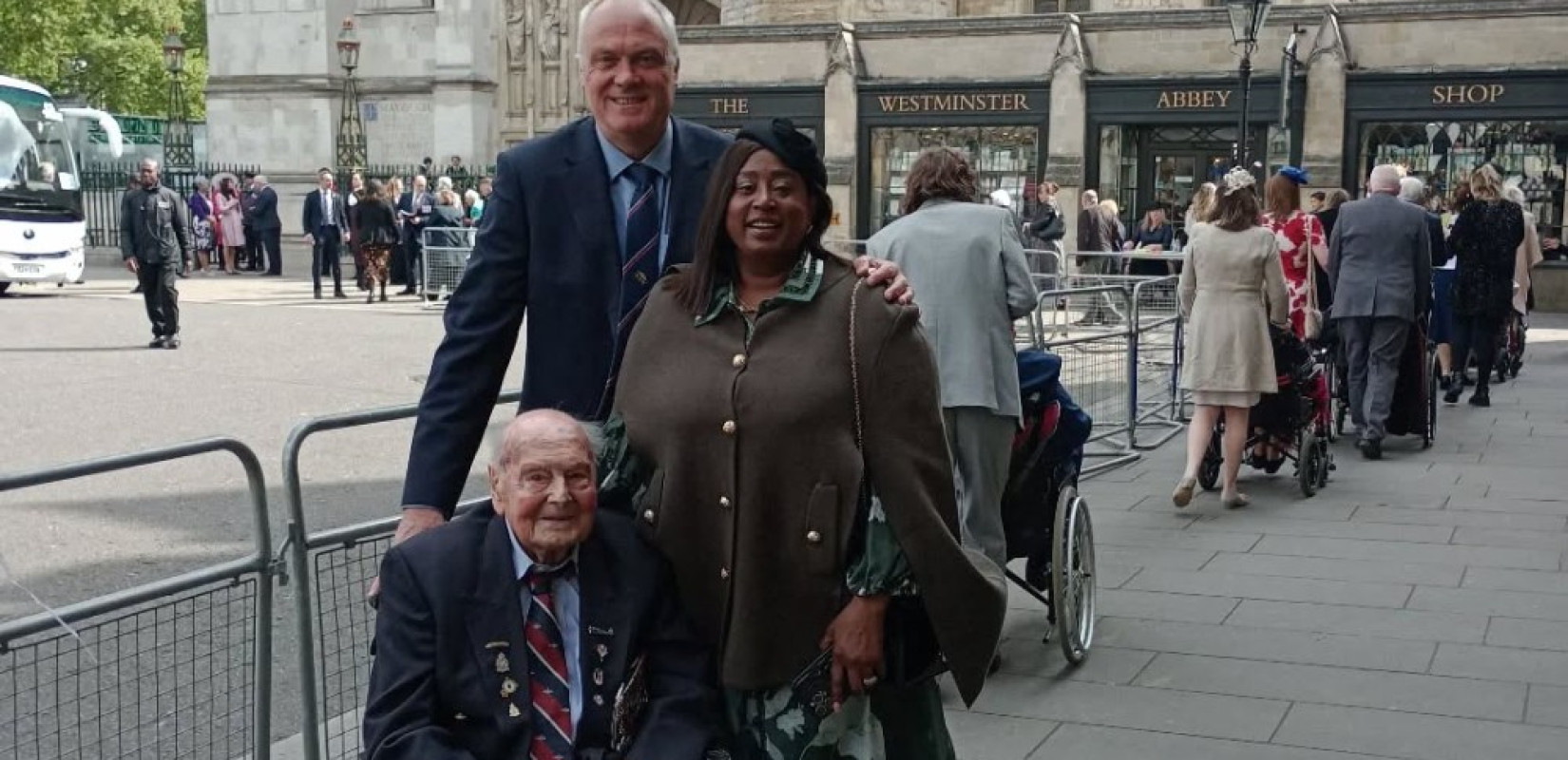 Τζορτζ Νταν, ένας από τους τελευταίους επιζώντες αεροπόρους της RAF, ηλικίας 103 χρονών