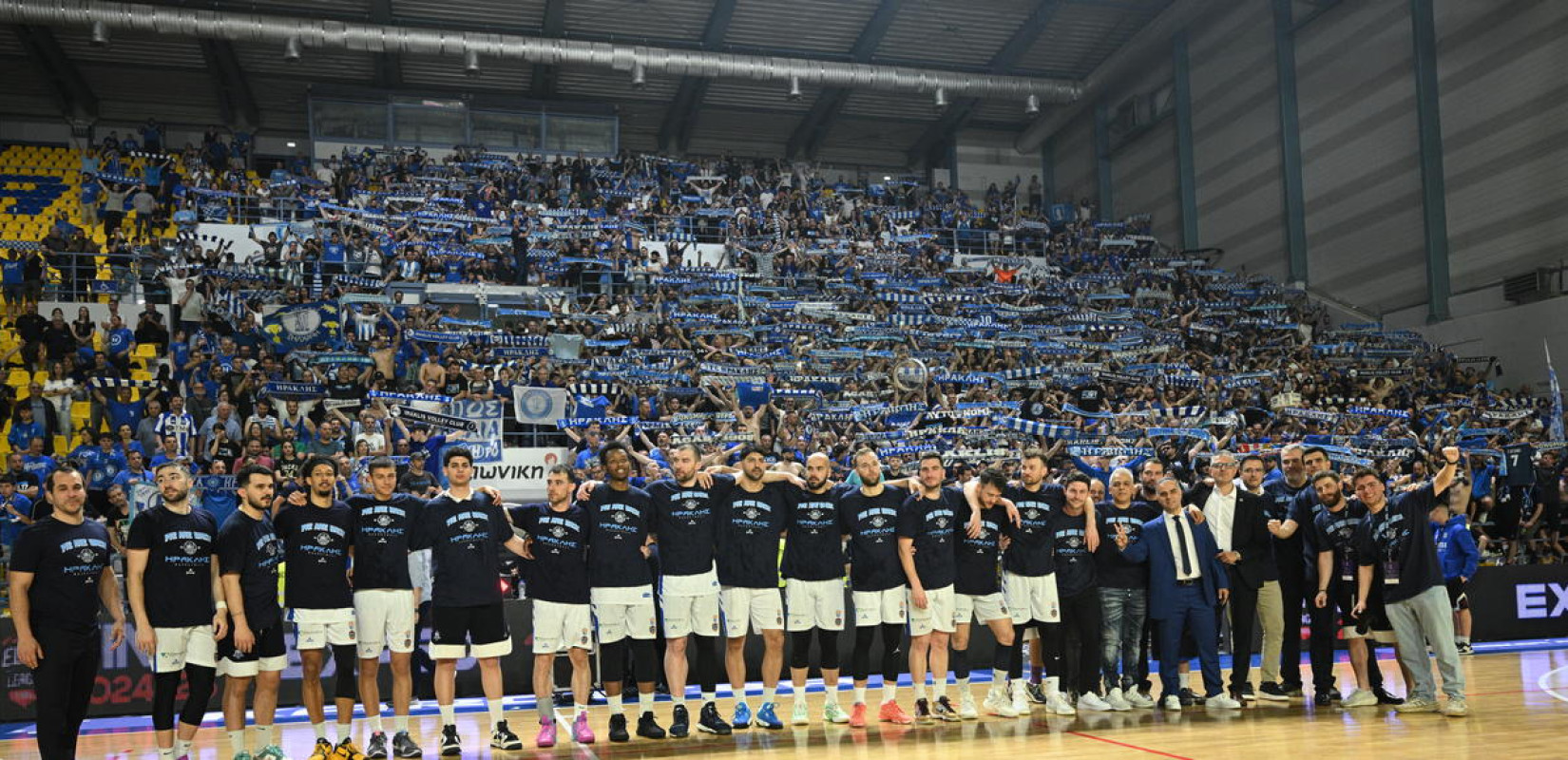 Μπάσκετ: Το πάρτι των φίλων του Ηρακλή, το μπλουζάκι «We are back» και το πριμ (βίντεο) Μπάσκετ: Το πάρτι των φίλων του Ηρακλή, το μπλουζάκι «We are back» και το πριμ (βίντεο)