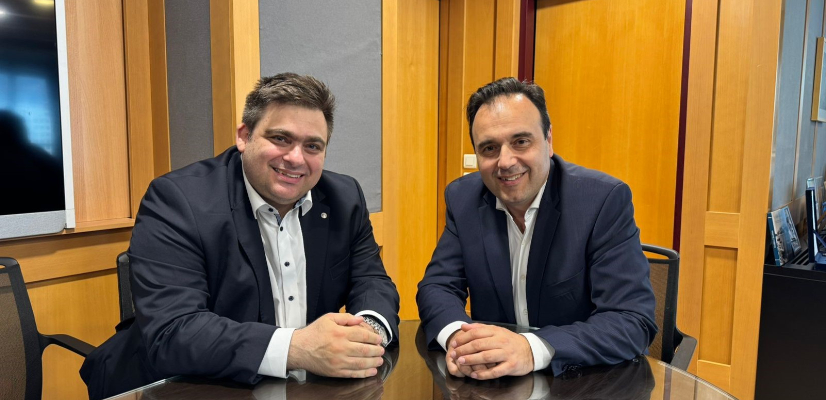 Συνάντηση Βουτσινά - Παπαστεργίου: Πιο Απλές και Διαφανείς οι Διοικητικές Διαδικασίες για τις Επιχειρήσεις