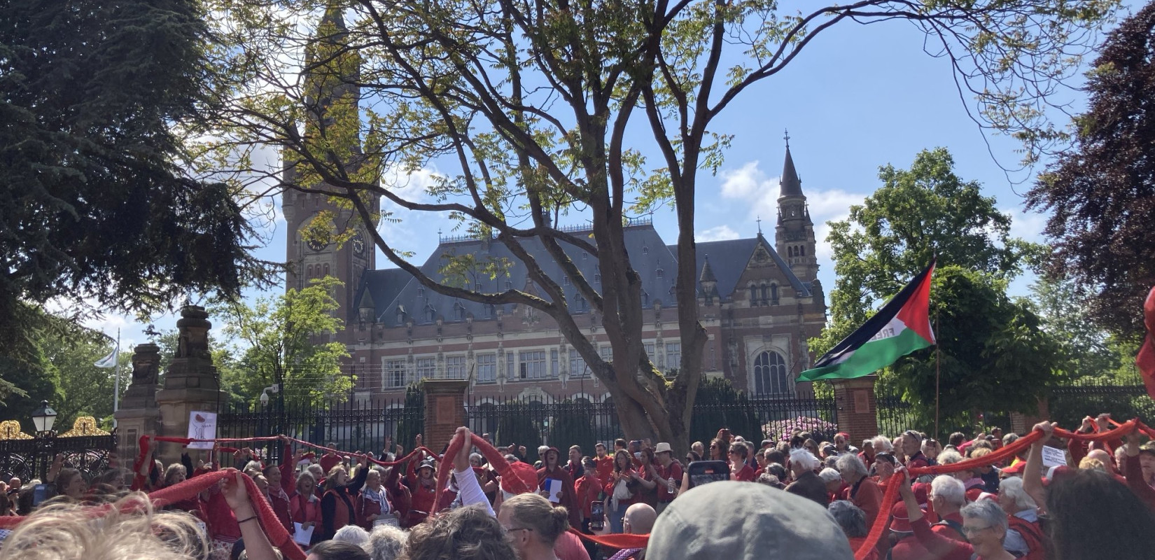 Ολλανδία: Δεκάδες χιλιάδες άνθρωποι διαδήλωσαν στη Χάγη κατά του πολέμου στη Γάζα