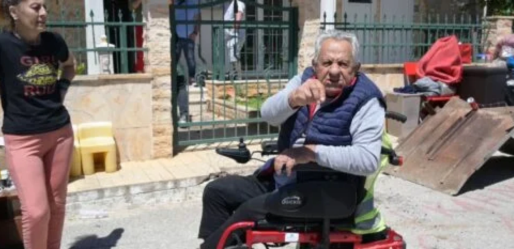 Χαλκιδική: Έκαναν έξωση ξανά στον 83χρονο κ. Θεόφιλο ενώ έλειπε για αιμοκάθαρση