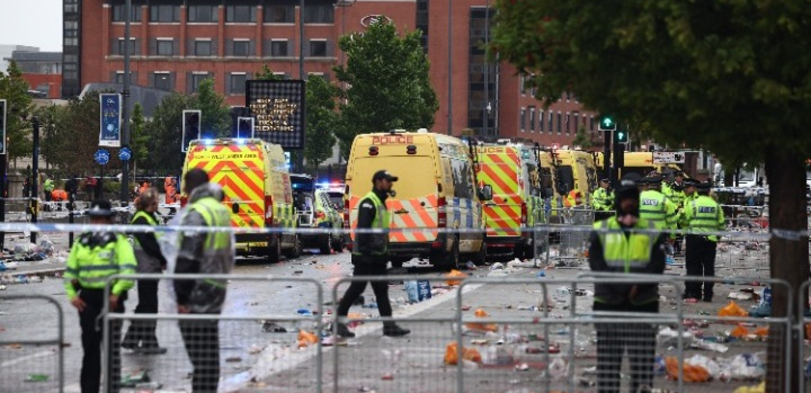 Απαγγέλθηκαν κατηγορίες στον οδηγό που έπεσε πάνω στο πλήθος στο Λίβερπουλ