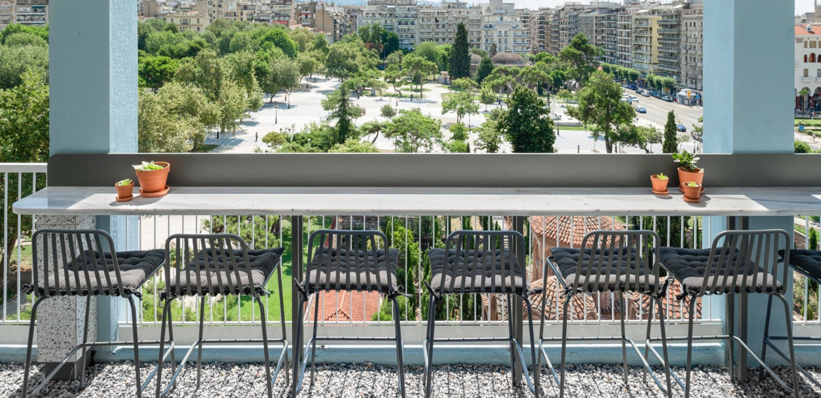 The Nectar Distillery: Απίστευτη θέα, μοναδικά signature cocktails κι ο Ξένιος Δίας σας περιμένει