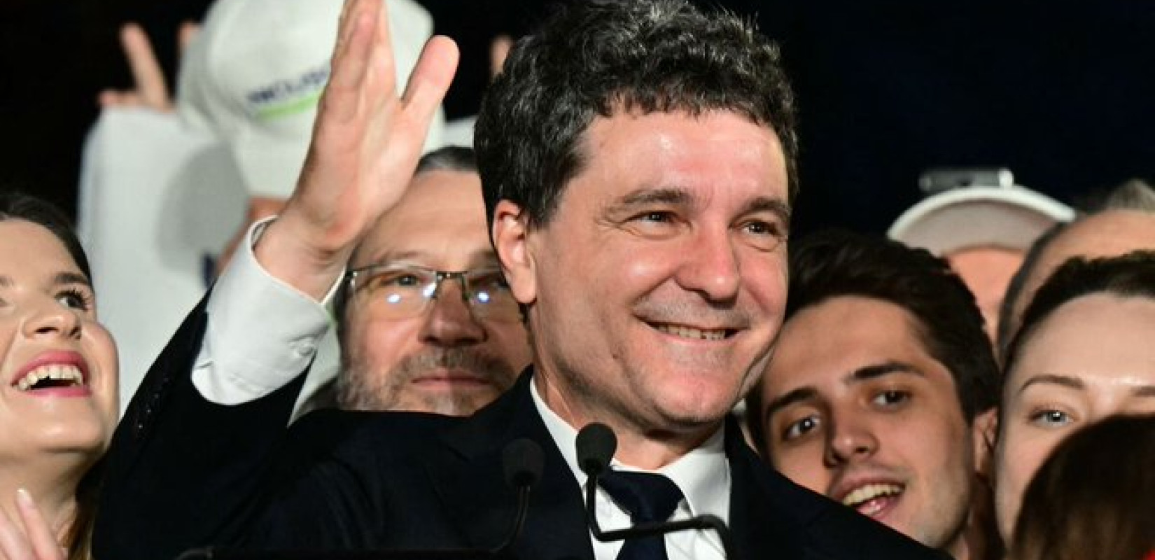 Ρουμανία:  Ο φιλοευρωπαίος Νικούσορ Νταν ορκίζεται πρόεδρος σε μια περίοδο πολιτικού διχασμού