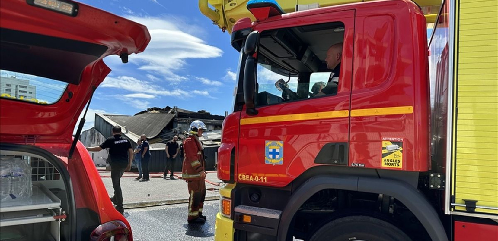 Γαλλία: Ένας νεκρός και εννέα τραυματίες στην πυρκαγιά που έχει κάψει 120.000 στρέμματα βλάστησης