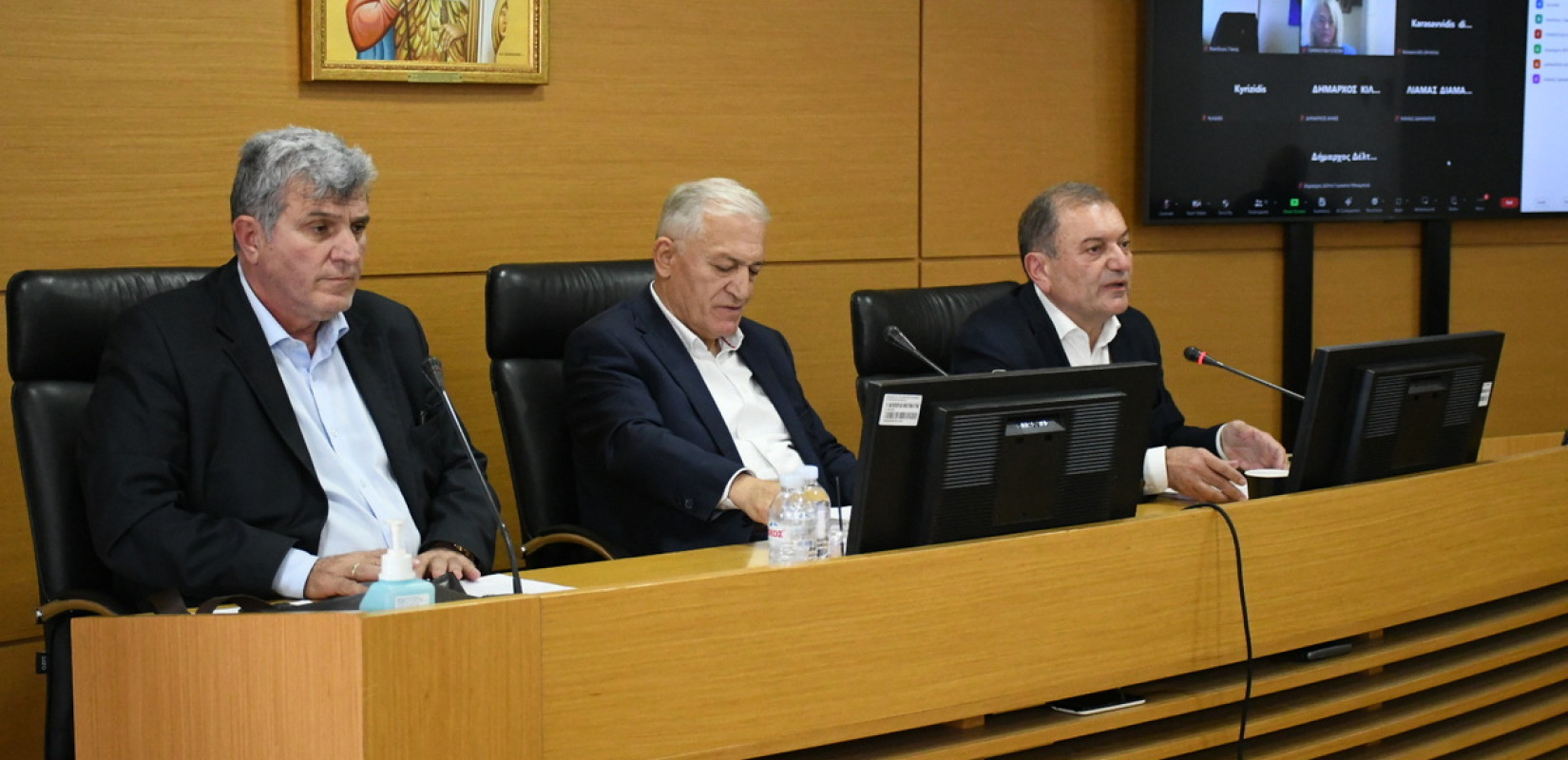 Αυτοδιοίκηση και Κράτος: Μικραίνει το χάσμα, αλλά οι Δήμοι παραμένουν «φτωχοί συγγενείς»