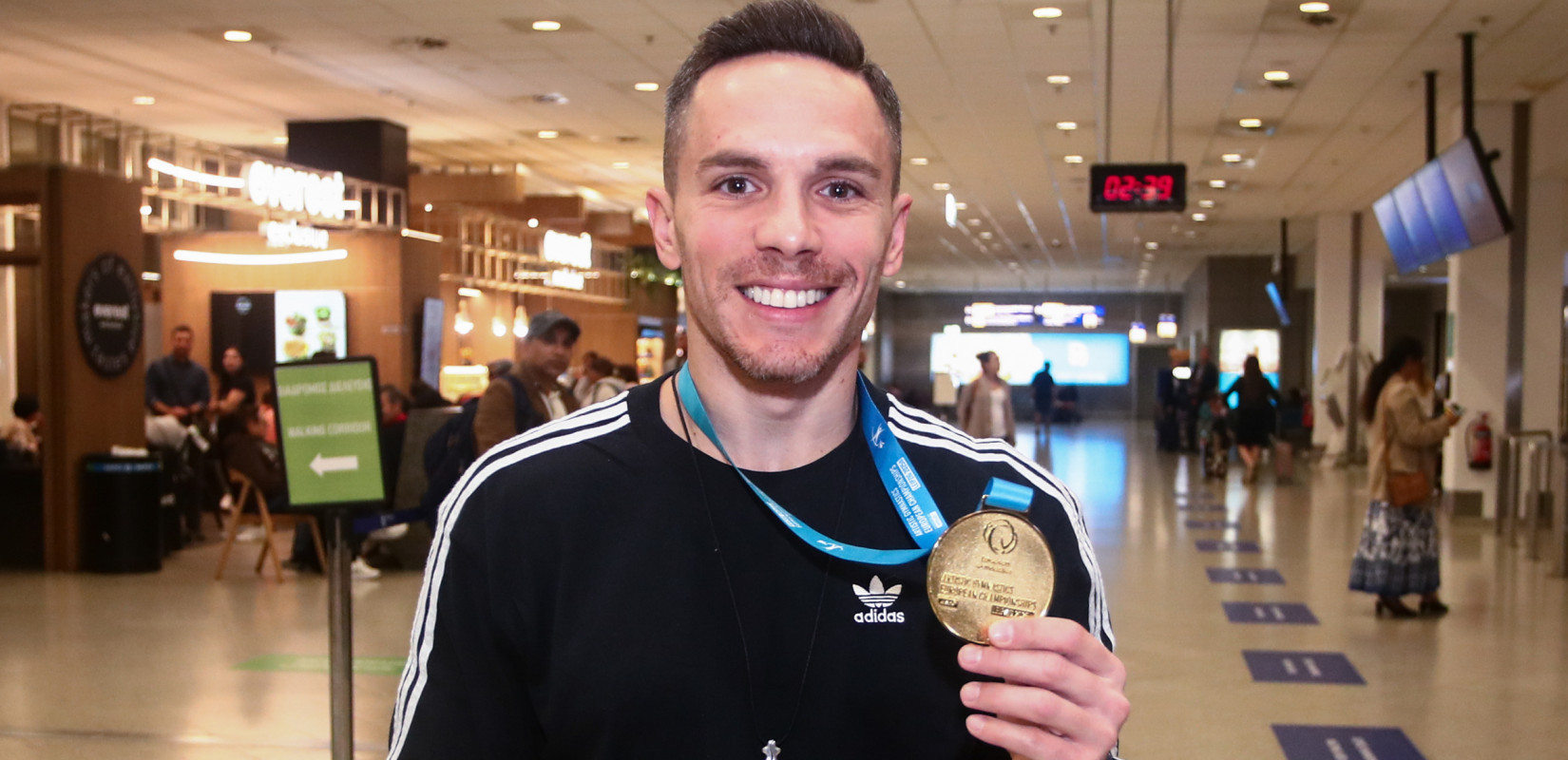 Ενόργανη γυμναστική: Ο Πετρούνιας επέστρεψε στην Ελλάδα και μίλησε για τη φιλία του με τον Τούρκο Ασίμ