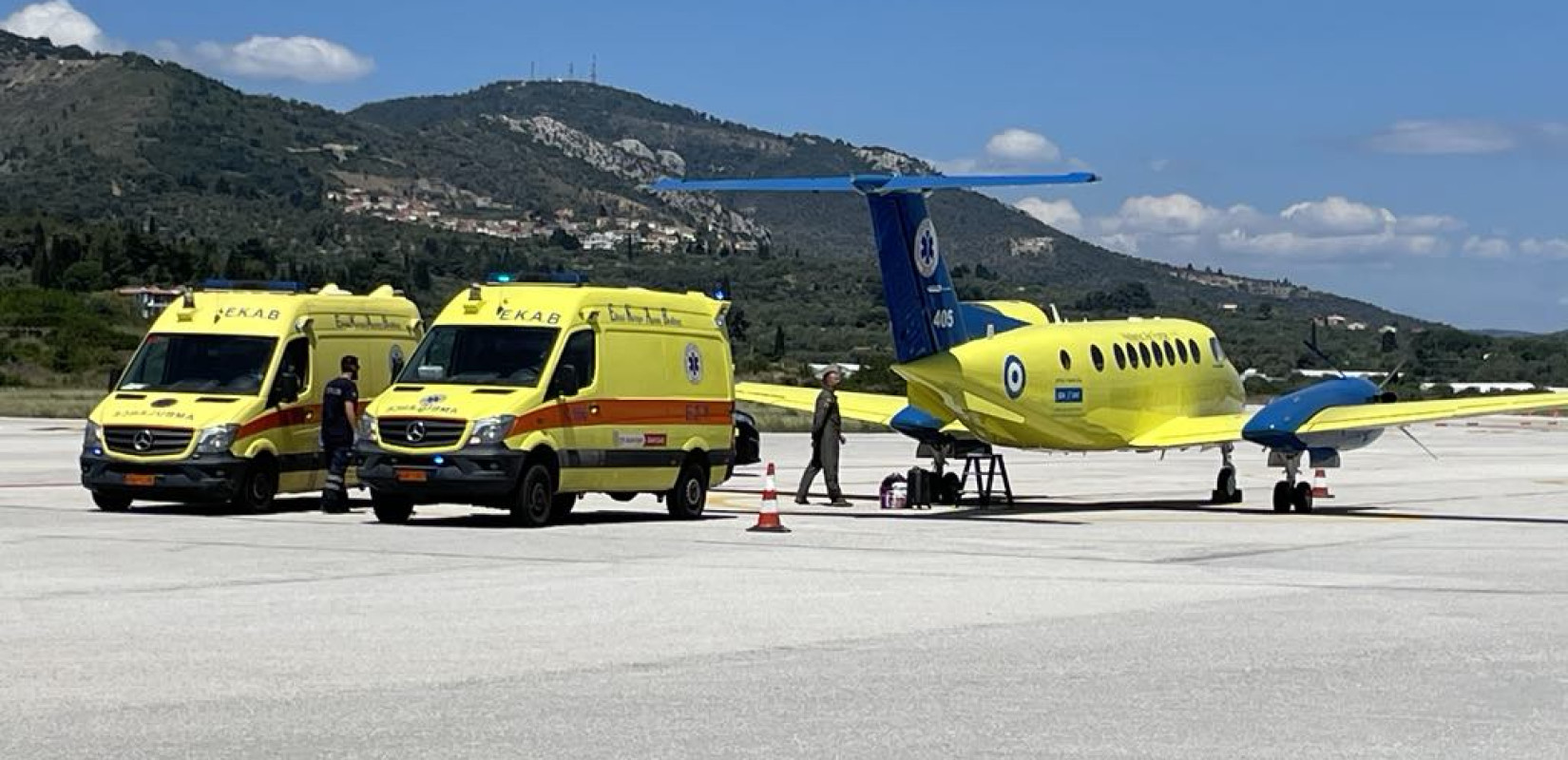 Μυτιλήνη: Γιατρός του ΠΝ από την Αθήνα πέταξε σε Σαντορίνη και Μυτιλήνη με αεροπλάνο του ΕΚΑΒ για να σώσει δυο ζωές (φωτό)