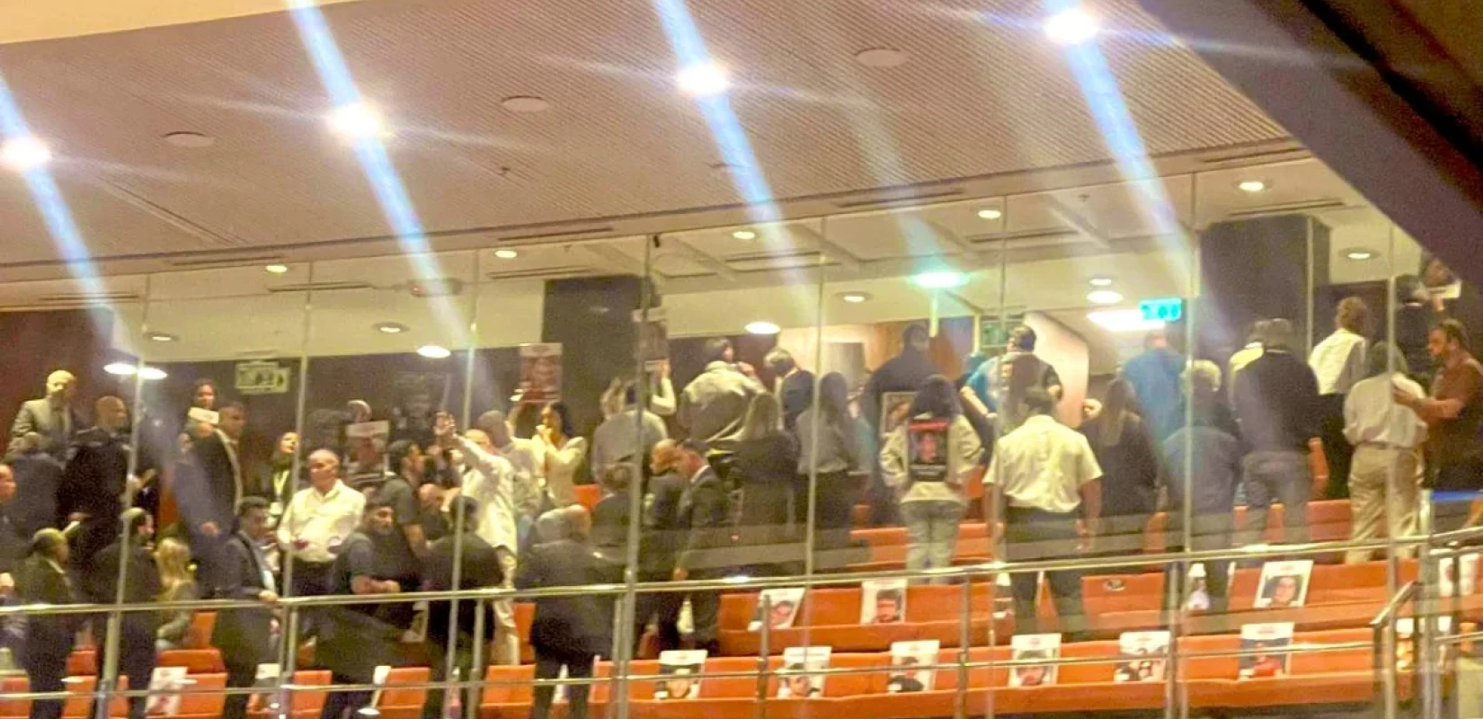 Ισραήλ: Συγγενείς 58 ομήρων γύρισαν την πλάτη στον Νετανιάχου στην Κνεσέτ για τους χειρισμούς του