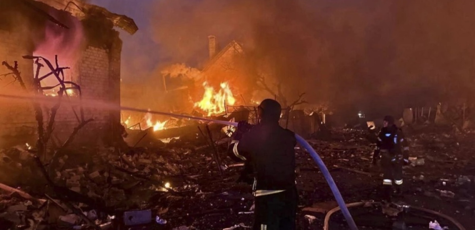 Ουκρανία: Τρεις νεκροί και δεκάδες τραυματίες σε «μαζική επίθεση» της Ρωσίας τη νύχτα