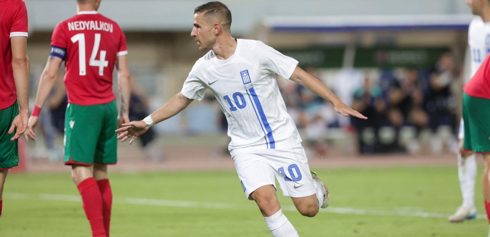 Ελλάδα - Βουλγαρία 4-0: Η συνήθεια που έγινε λατρεία (βίντεο)