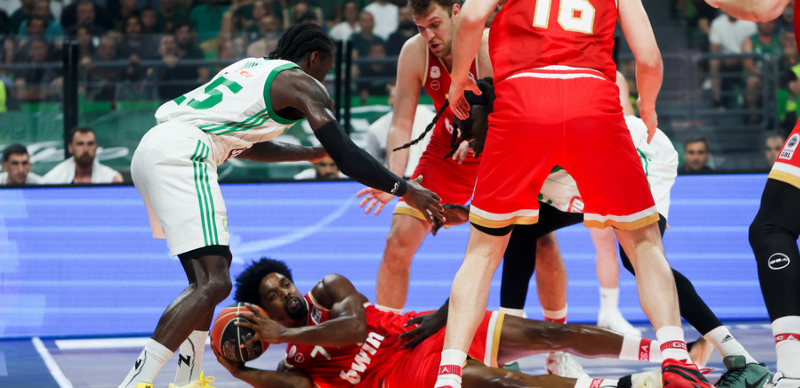 Μπάσκετ: Ένταση, νεύρα και μπρέικ του Ολυμπιακού στο ΟΑΚΑ (βίντεο)