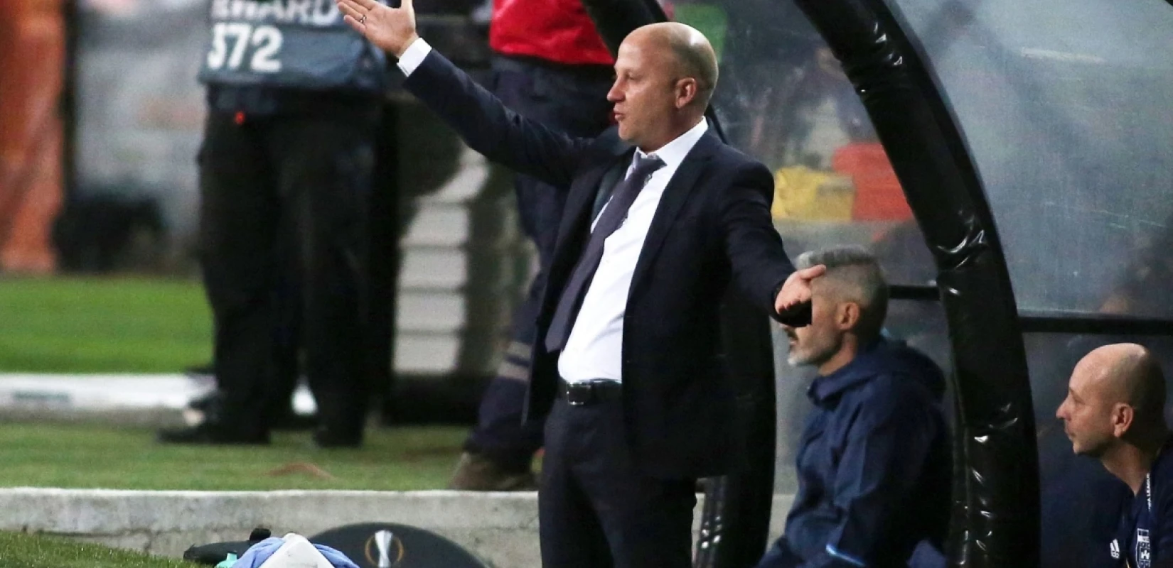 Ο Σέρβος Μάρκο Νίκολιτς στον πάγκο της ΑΕΚ