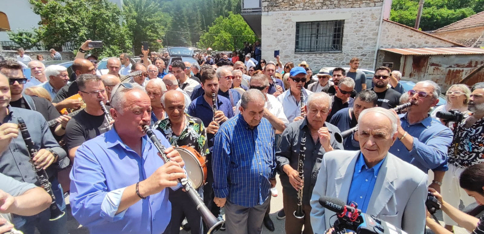 Ιωάννινα: Το τελευταίο αντίο στον Πετρολούκα Χαλκιά Ιωάννινα: Το τελευταίο αντίο στον Πετρολούκα Χαλκιά