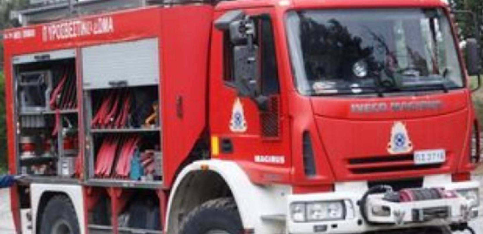 Θεσσαλονίκη: Φωτιά σε αποθήκη επίπλων στο Ασβεστοχώρι - Στο ΑΧΕΠΑ ένας τραυματίας