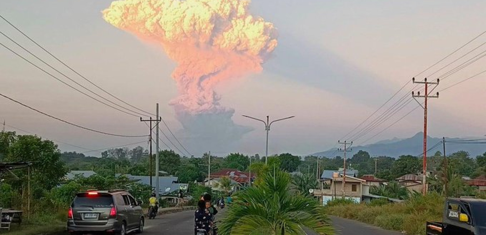 Ινδονησία: Πολλές πτήσεις προς το Μπαλί ακυρώθηκαν έπειτα από έκρηξη ηφαιστείου (βίντεο)