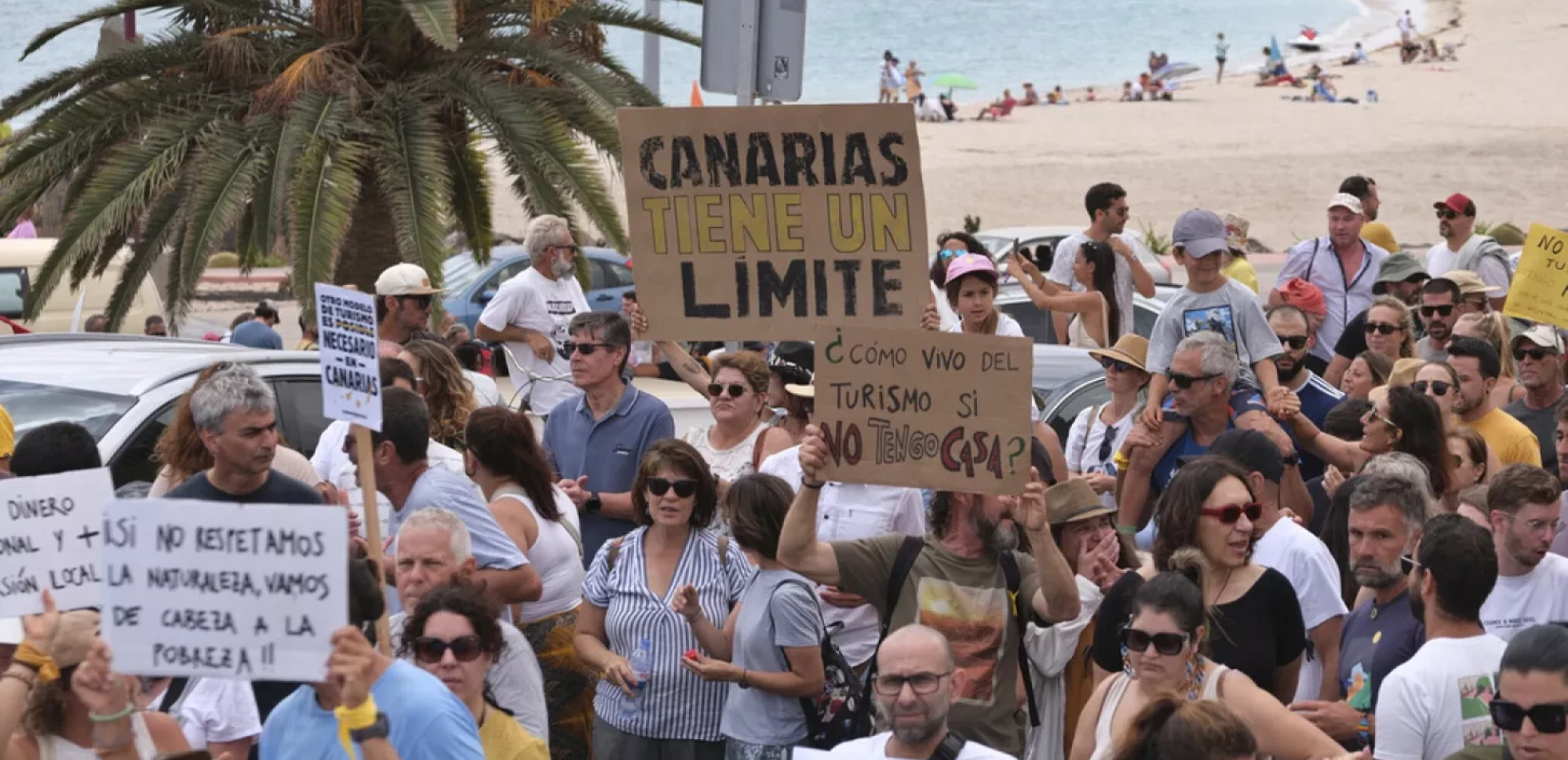 «Οι διακοπές σας, το βάσανό μου»: Χιλιάδες κάτοικοι από τη νότια Ευρώπη ξανά στους δρόμους κατά του υπερτουρισμού