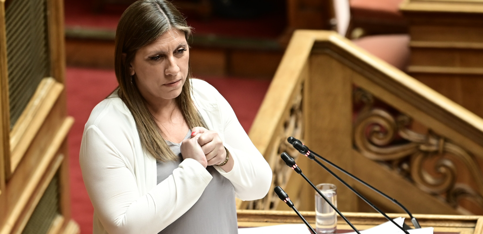 Ένταση στη Βουλή για τις δικογραφίες για παρακώλυση συγκοινωνιών κατά Κωνσταντοπούλου και Χαρίτση