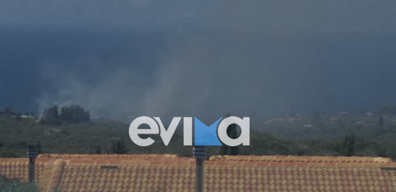 Εύβοια: Φωτιά κοντά σε ξενοδοχείο στην περιοχή Λουκίσσια - Eπιχειρούν 20 πυροσβέστες και 6 οχήματα