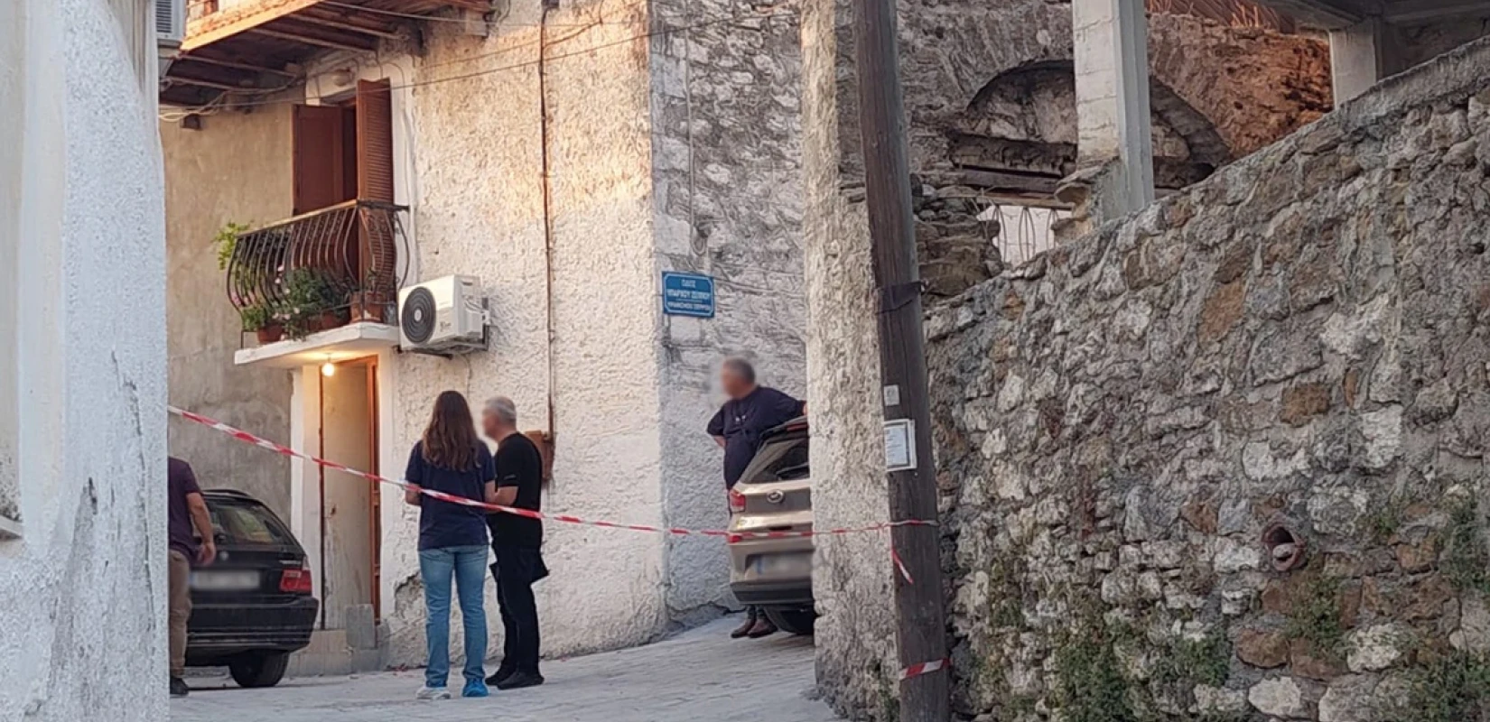 «Τους βρήκε ο άντρας μου μέσα στα αίματα» - Συγκλονίζει γειτόνισσα για το διπλό φονικό στη Μεσσηνία