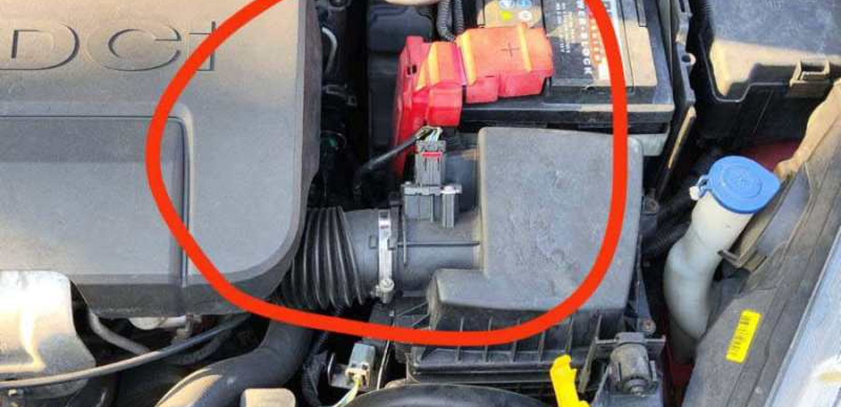 Θεσσαλονίκη: 30χρονος έκρυβε 110 γραμμάρια κάνναβης στη μηχανή του αυτοκινήτου - 55 συλλήψεις για ναρκωτικά στην πόλη